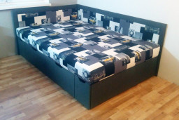 Studentská postel
